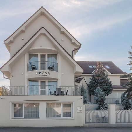 Dozsa Residence Oradea Luaran gambar