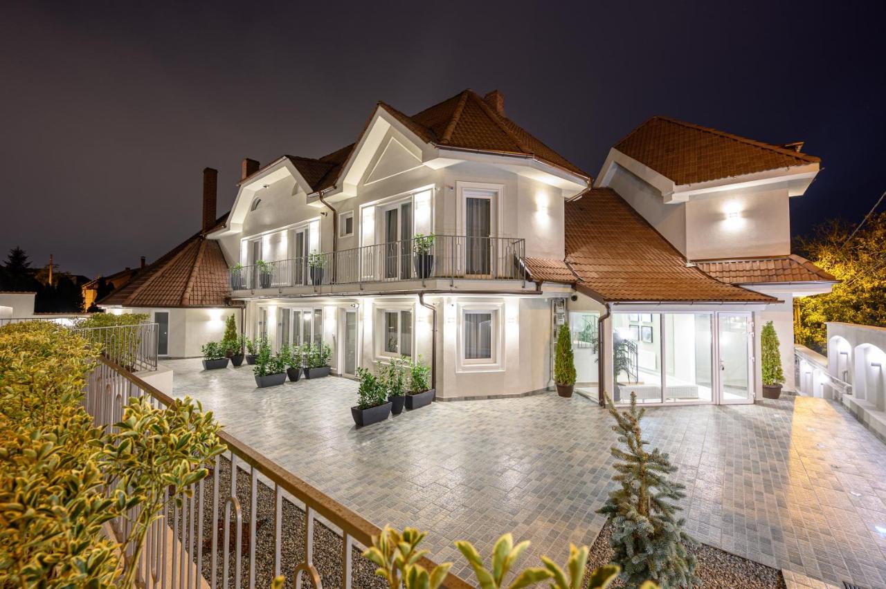 Dozsa Residence Oradea Luaran gambar