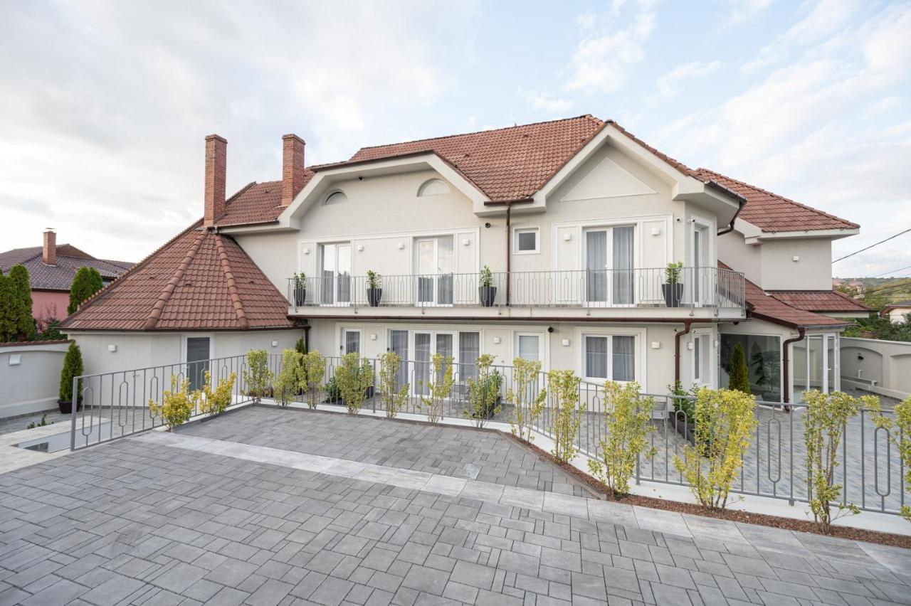 Dozsa Residence Oradea Luaran gambar