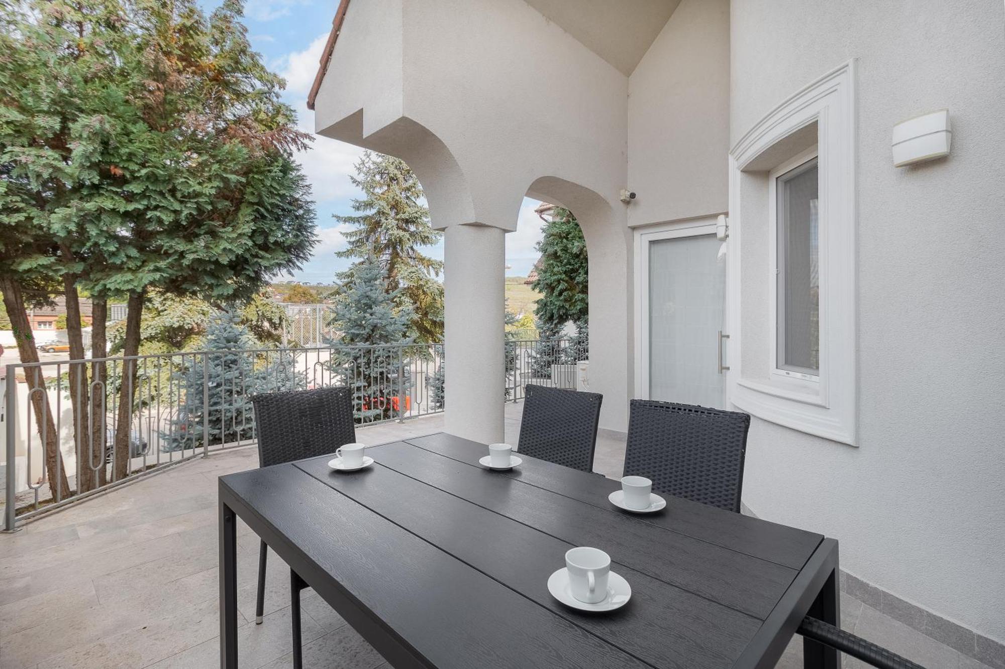 Dozsa Residence Oradea Luaran gambar