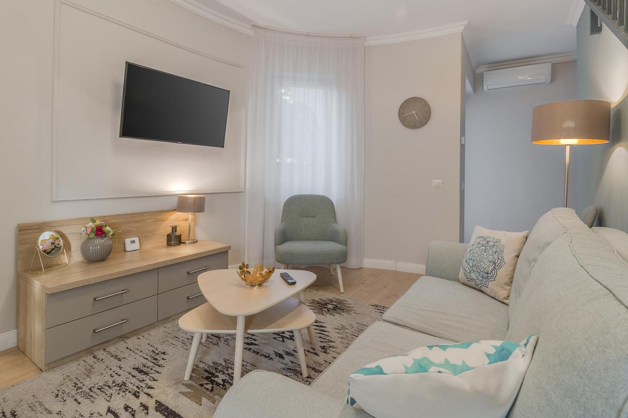 Dozsa Residence Oradea Luaran gambar